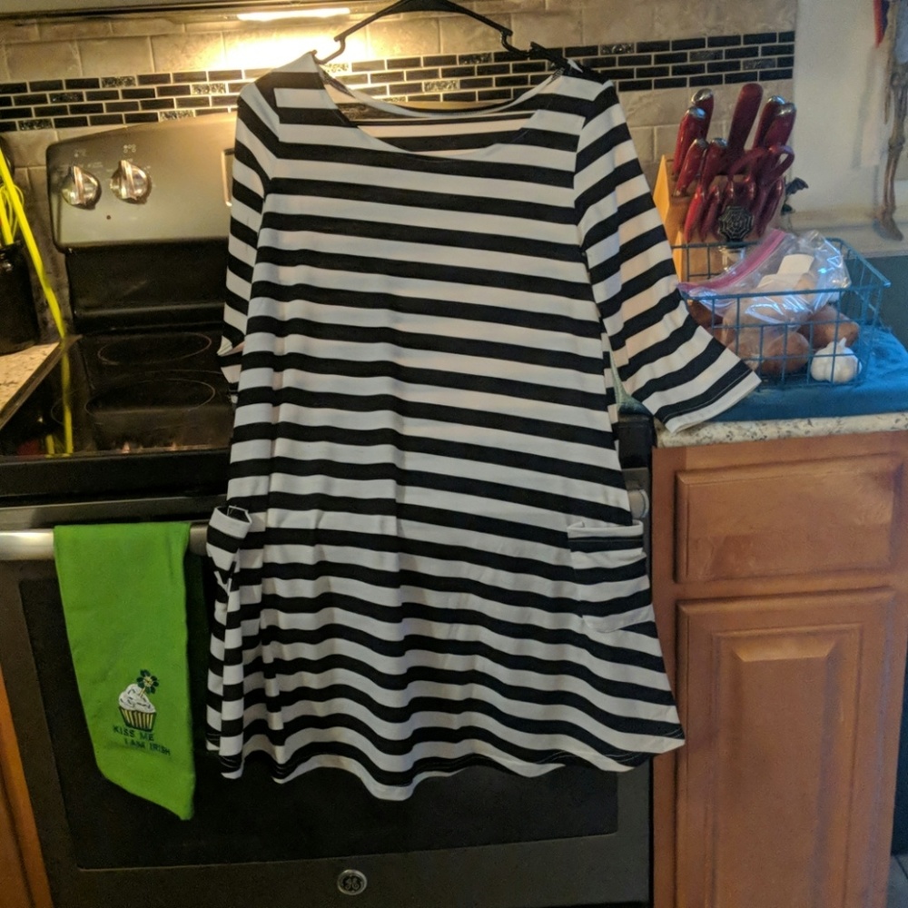 Dress with pockets
